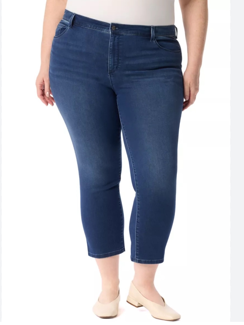 Gloria Vanderbilt Amanda Classic Mid-Rise Women’s Jeans in Blue.